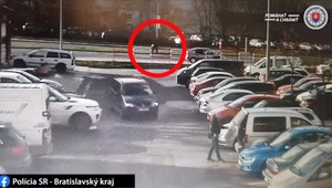 Polícia pátra po zlodejovi. Z odstaveného auta s defektom ukradol viac než 500-tisíc eur