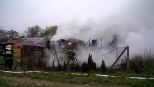 Záhradnú chatku pohltili plamene. Majiteľ prišiel o život