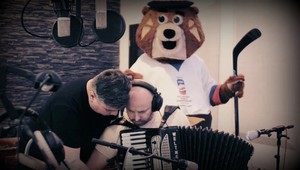 Celý hokejový svet počúva odjakživa na štadiónoch slovenskú ľudovú pesničku, až doteraz o tom nevedel