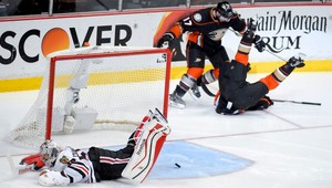 Anaheim rozhodol v predĺžení, Chicago musí dvakrát vyhrať