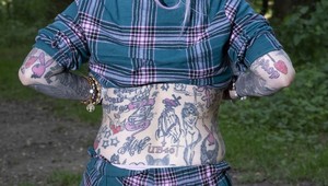 Najpotetovanejšia matka Británie sa sťažuje: Kvôli vzhľadu nemôže s deťmi nakupovať