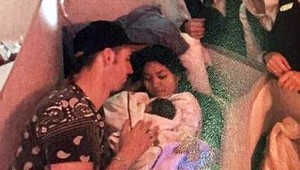 Šok na palube lietadla. Mladá žena porodila, o tehotenstve pritom nevedela