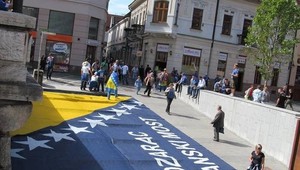 Žilina odetá do farieb Bosny! Polícia uzavrela šesť úlíc