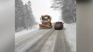 Zima zo Slovenska stále neodišla. Na Orave majú plné ruky práce aj cestári