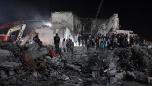 Útok na iránsku dievčenskú školu má takmer 200 obetí