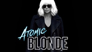Charlize Theron podala vo filme Atomic Blonde neuveriteľný výkon, no prišla aj o štyri zuby...