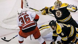 Úspešný štart Detroitu a Bostonu, na ľade aj Chelios