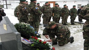 Posádke AN-24 odhalili pamätník