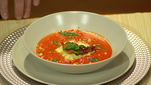 Bryndzové guľky v paradajkovej omáčke s petržlenovým pestom