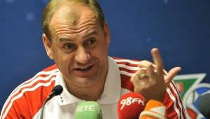 Weiss st. (48) trénerom Almaty, ktorá odštartovala jeho hviezdnu kariéru