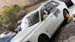 Šokujúce vysvetlenie "rozbitého" okna a papuče na Rolls Royce! TAKTO to bolo, tvrdí Mareš!