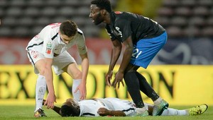 Futbalová tragédia. Ekeng skolaboval na ihrisku a zomrel