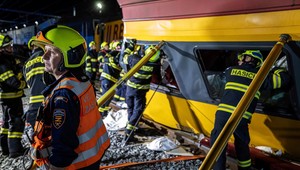 FOTO: Vlak z Prahy do Košíc sa zrazil s nákladným vlakom. Medzi obeťami sú dve Slovenky