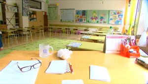 Slovenské školy budú o chvíľu bez učiteľov. Zachraňujú ich dôchodcovia