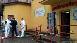 Lupiči dobodali predavačku večierky. Ďalší muž je vážne zranený