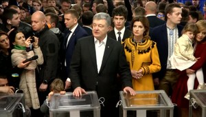 Ukrajina si volila nového prezidenta: Petro Porošenko priznal porážku