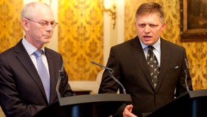 Nie je dôvod odkladať ratifikácie eurovalu, tvrdí Fico