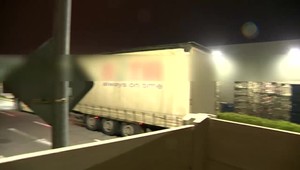 Muž zomrel v práci, nie vinou úrazu, zrejme mu zlyhalo srdce. Záchranári boli bezmocní