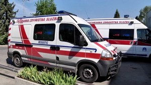 Vypadla z auta. Alkohol či nezodpovednosť vodiča?!