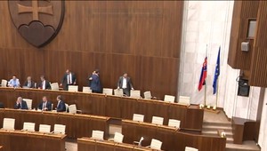 Už dva roky čakáme, aby sa bezpečnostná stratégia dostala do parlamentu. Opozícia hovorí o hanbe