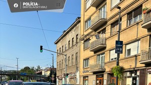 Vážna nehoda v Bratislave: 16-ročnú chodkyňu zrazilo vozidlo taxislužby