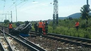 Tragická nehoda na železničnom priecestí: Zrážku s vlakom neprežili dvaja ľudia