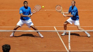 Francúzsko a Argentína v semifinále Davis Cupu čakajú na súperov