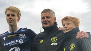 Solskjaerov syn debutoval medzi mužmi proti tímu svojho otca