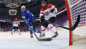 Hokejisti Rakúska popíjali pred Slovinskom, teraz sa kajajú