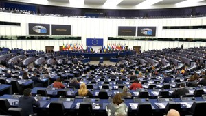 Slovenskí europoslanci žiadajú vylúčenie europoslancov Smeru z európskych frakcií