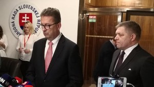 Glváč zatiaľ ostáva na stoličke podpredsedu NR SR. Svoju podporu mu vyjadril Robert Fico