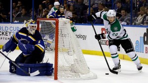 Dallas zrovnal krok so St. Louis, hrdinom Eakin