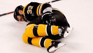 Chára sa zranil a Boston inkasoval od St. Louis štyrikrát