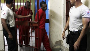 Troch Britov odsúdili za znásilnenie opitej ženy v bezvedomí