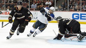 Anaheim zdolal St.Louis, Višňovský Haláka neprekonal