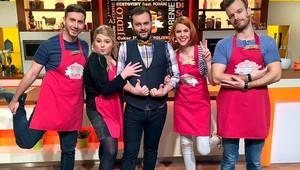 V Moja mama varí lepšie ako Tvoja podávali Farkašovú