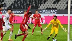 Pokračovanie Bundesligy ohrozené. Bez pozitívnych je len päť tímov