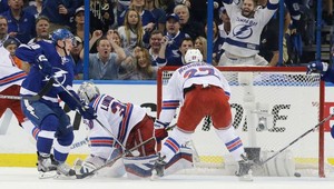 Superzápas v boji o Stanleyho pohár! Rozhodol až jedenásty gól!