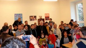 Prešovský arcibiskup navštívil asýrskych kresťanov v tábore