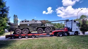 Na Ukrajine sú už prvé štyri slovenské húfnice Zuzana 2. Majú pomôcť v boji s ruskými jednotkami