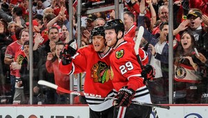 Hossa druhou hviezdou pri víťaznom vstupe Chicaga do série s Wild