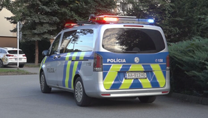 Motorkár zrazil 9-ročné dievča na bicykli, skončilo v nemocnici