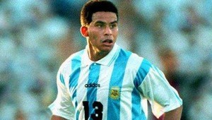 Futbalistu Caceresa postrelili do hlavy