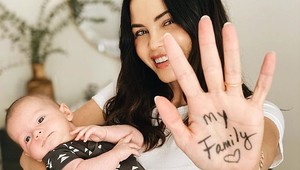 Slávna herečka ohúrila záberom v plavkách: Môže pár týždňov po pôrode vyzerať takto?