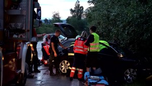 Lukáš (19) nezvládol jazdu a narazil do auta, v ktorom sedela rodina so synom. V jeho aute našli drogy