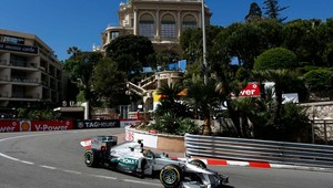 F1: V Monaku favoritom Mercedes, prekvapiť môže Red Bull