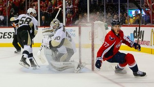 Prvé semifinále pre Washington. Oshie zavŕšil hetrik v predĺžení