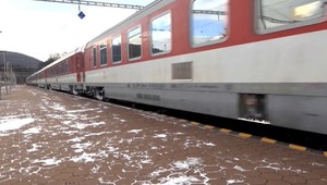 Po lúpeži chceli ísť na výlet do Londýna. Netušili, že ich na stanici privítajú policajti