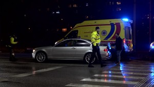 Na priechode pre chodcov zrazilo auto ženu s kočíkom