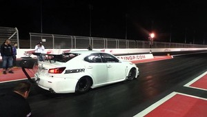 Sekundy od smrti! Lietajúci Lexus ISF Twin Turbo v akcii